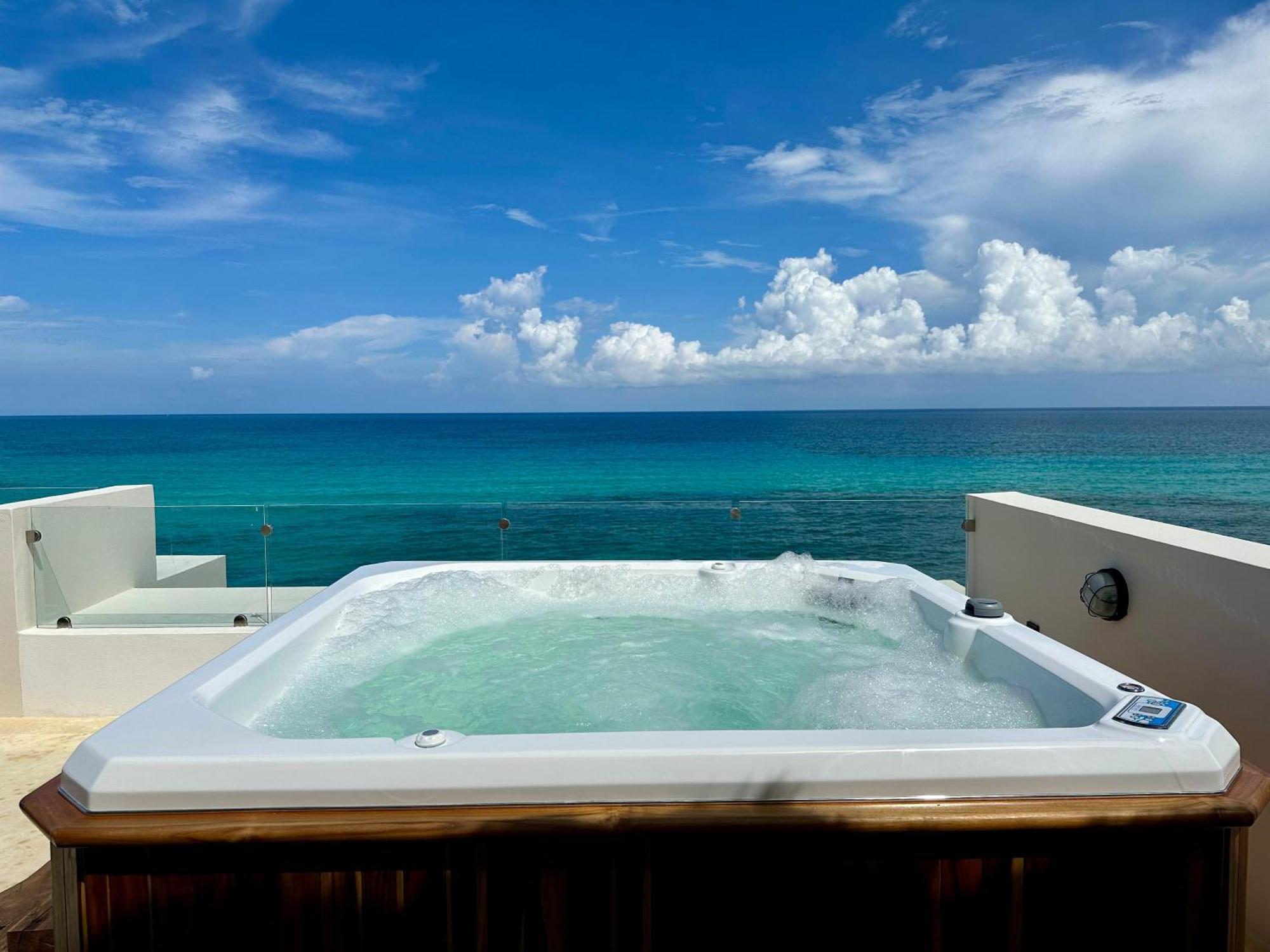 Angelina 28 Beachfront And Family Apartments - Modern And Relaxing Long Stays - 20 Min From Cancun Airport Puerto Morelos Exterior photo